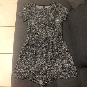 🙂Zara animal print romper